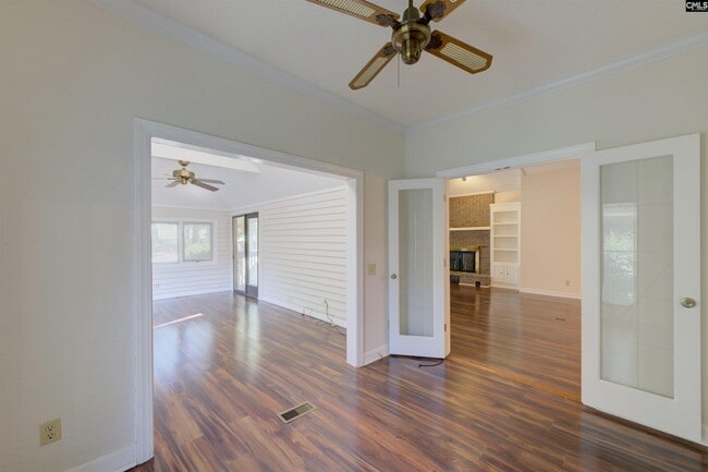 Building Photo - 9 Fairway Ln