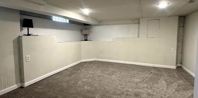Building Photo - 3Bedroom 1Bathroom home in Bridesburg Avai...