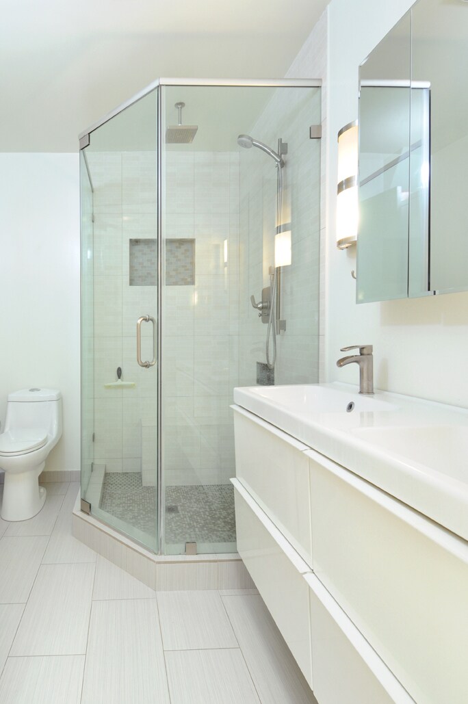 Building Photo - 519 E Providencia Ave