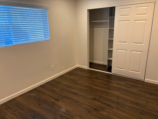Building Photo - 359 Sylvan Dr