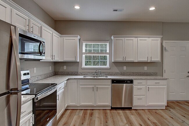Building Photo - Newer construction single family home for lease!