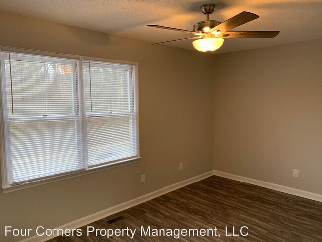 Building Photo - 1111 Birchcrest Dr