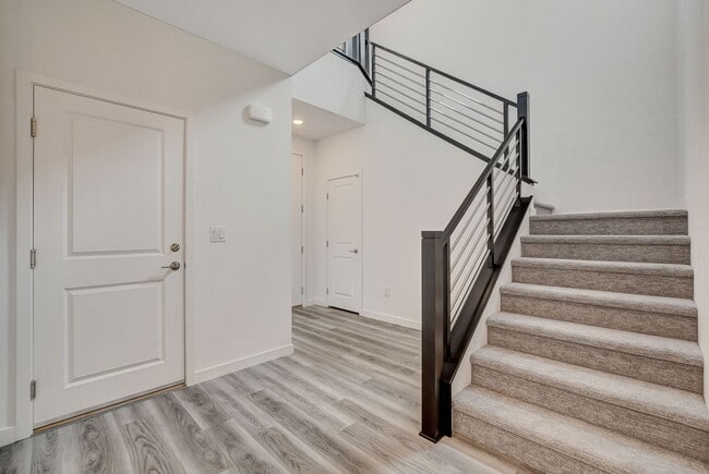Building Photo - Spacious 3-Bed Summerlin Home with Den, Lo...