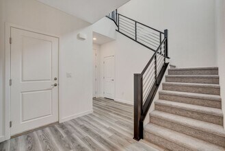Building Photo - Spacious 3-Bed Summerlin Home with Den, Lo...