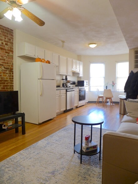 Building Photo - 15 Eldora St