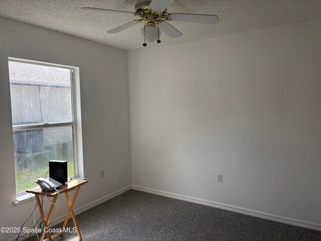 Building Photo - 443 Collings St SE