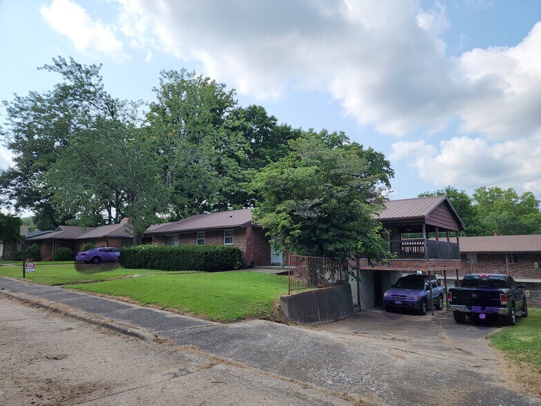 Building Photo - 720 Watkins Dr