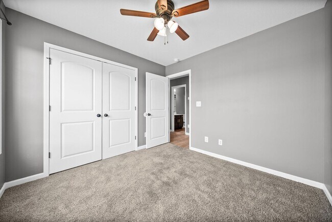 Building Photo - Pet Friendly Three Bedroom!