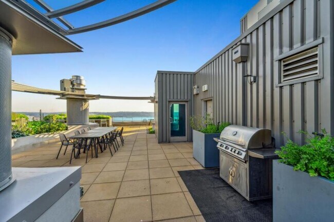 Building Photo - 1 bedroom in Seattle WA 98121