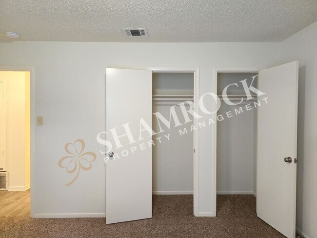 Building Photo - 3/2 Duplex in Waco ISD!