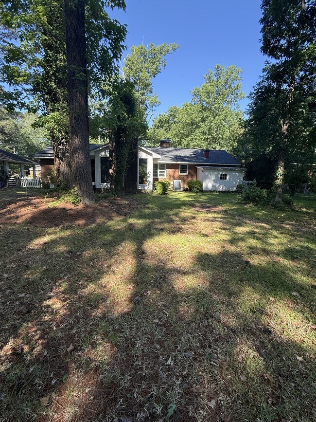 Building Photo - 207 Belvedere Dr