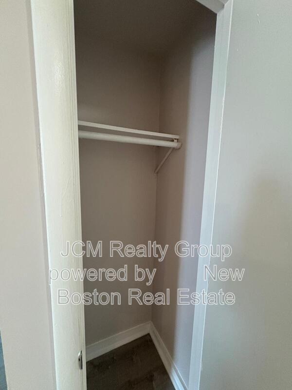 Building Photo - 3 Sunderland St