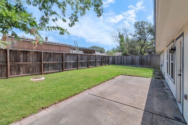 Building Photo - 13406 Splintered Oak Dr