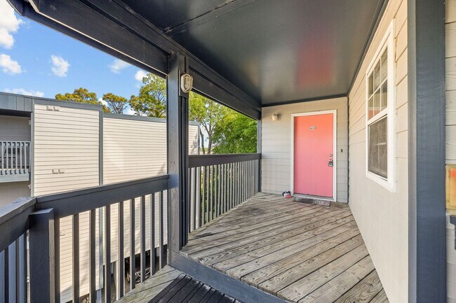 Primary Photo - Fully Renovated 2BR/2BA Condo for Rent – P...