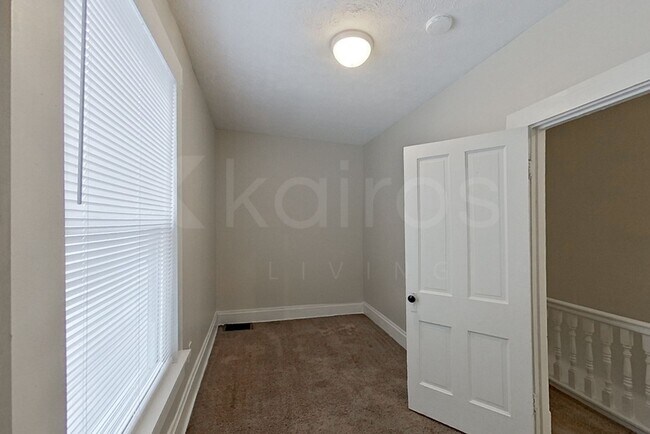 Building Photo - 964-966 Oakwood Ave