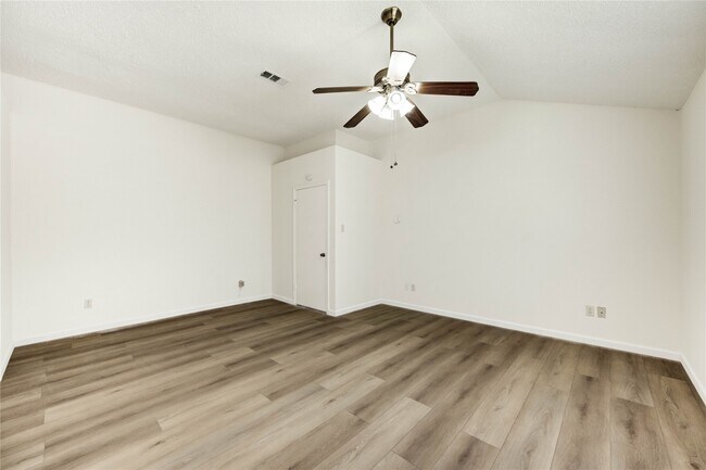 Building Photo - 2338 Bent River Dr