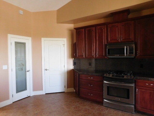Building Photo - 3Bd/3Ba Single Story House - Available Ear...