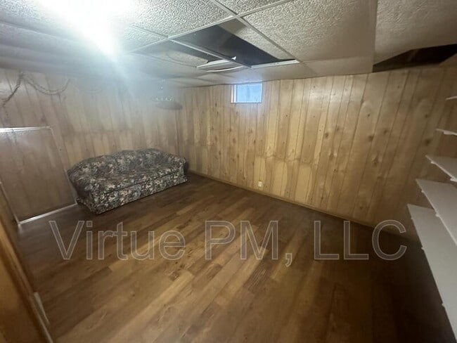 Building Photo - 1104 5th St