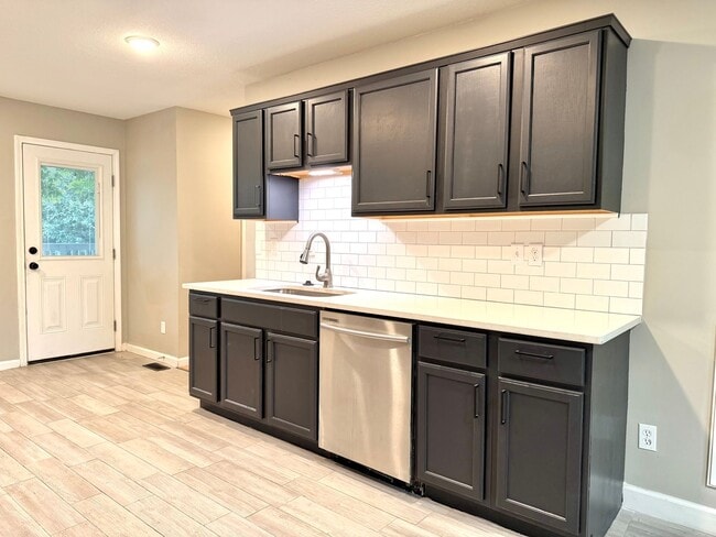 Building Photo - 1909 Needmore Rd