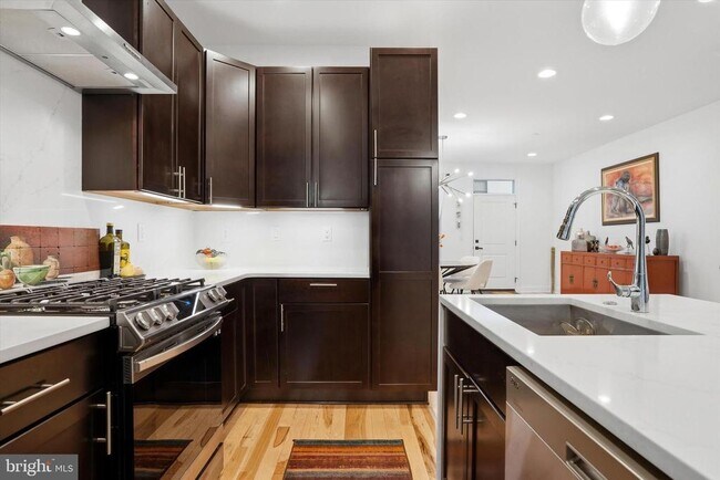 Building Photo - 159 Green Ln