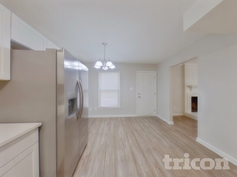 Building Photo - 9033 Trailhead Ct