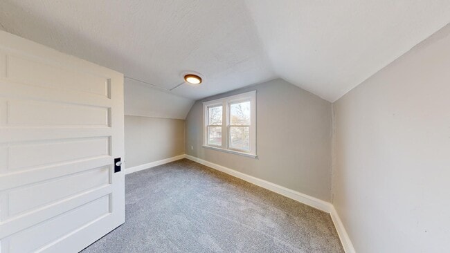 Building Photo - Old Brooklyn Area - 3 Bedroom Single Famil...