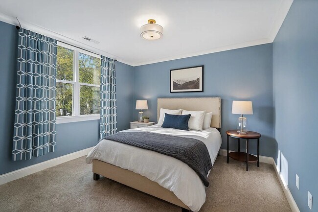 Building Photo - 1725 7th Ave N