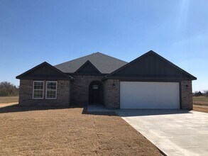 Building Photo - Spacious 3/2 in Durant School District