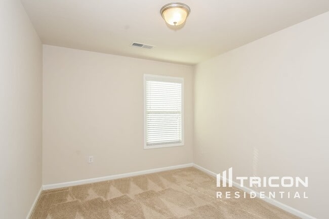 Building Photo - 730 Ireland Ln