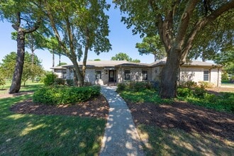 Building Photo - 2406 Jib Cir