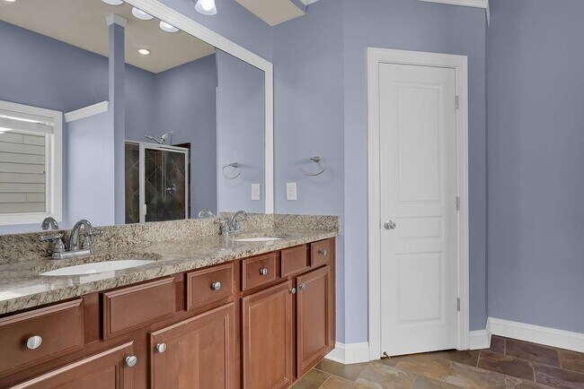 Building Photo - 2540 Wentwood Ct