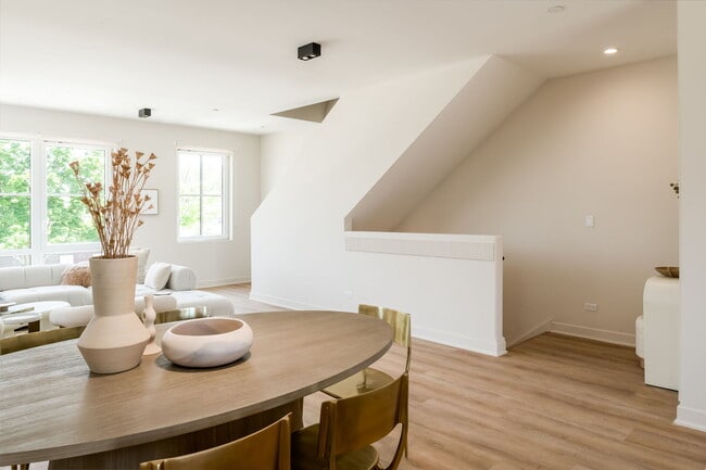 Building Photo - 8043 Fir Ct