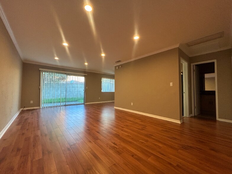 Primary Photo - 832 Bonita Ave