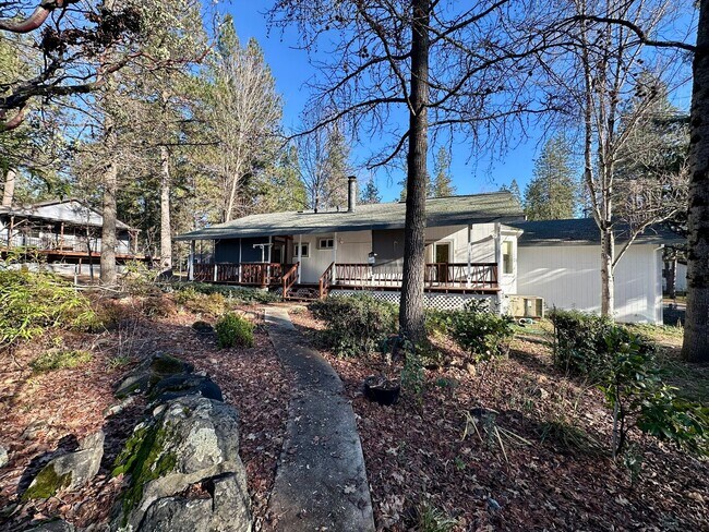 Building Photo - charming 3-bedroom, 2-bathroom