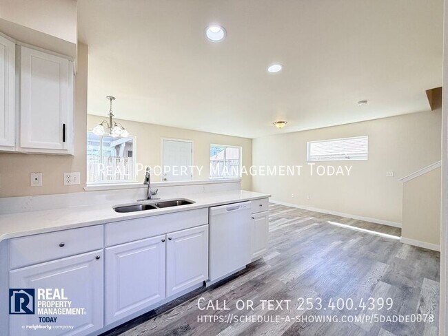 Building Photo - 4523 S Junett St