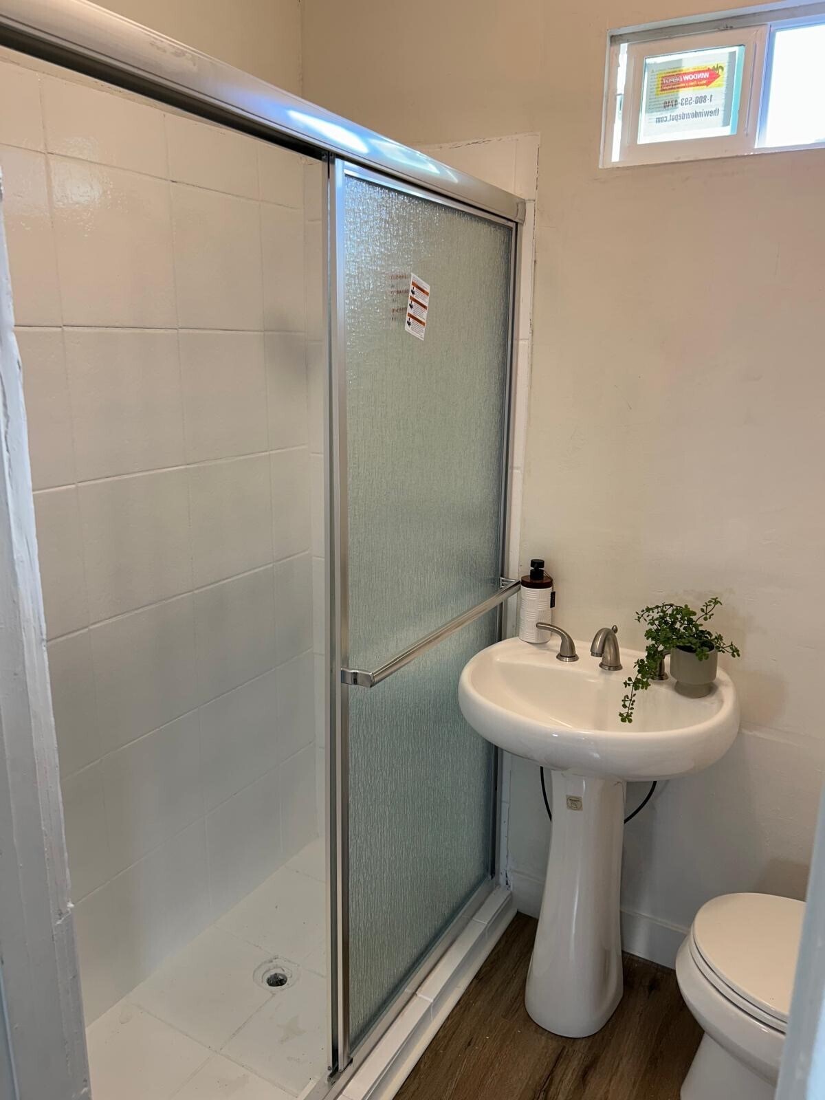 second bath - 4525 Orange Ave