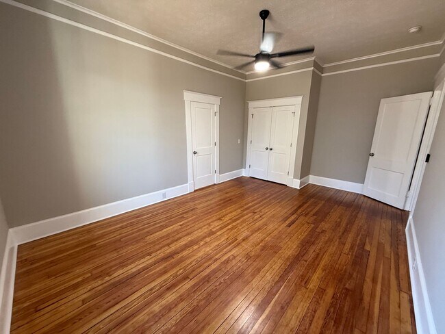 Building Photo - 4 Bedroom Fully Remodeled House Located in Five Points!