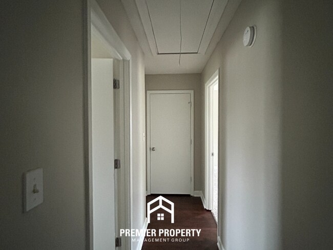 Building Photo - 10075 Yates Dr