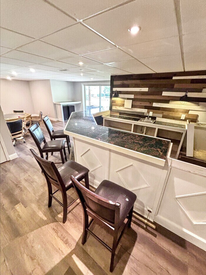 Building Photo - 813 Big Bend Woods Dr