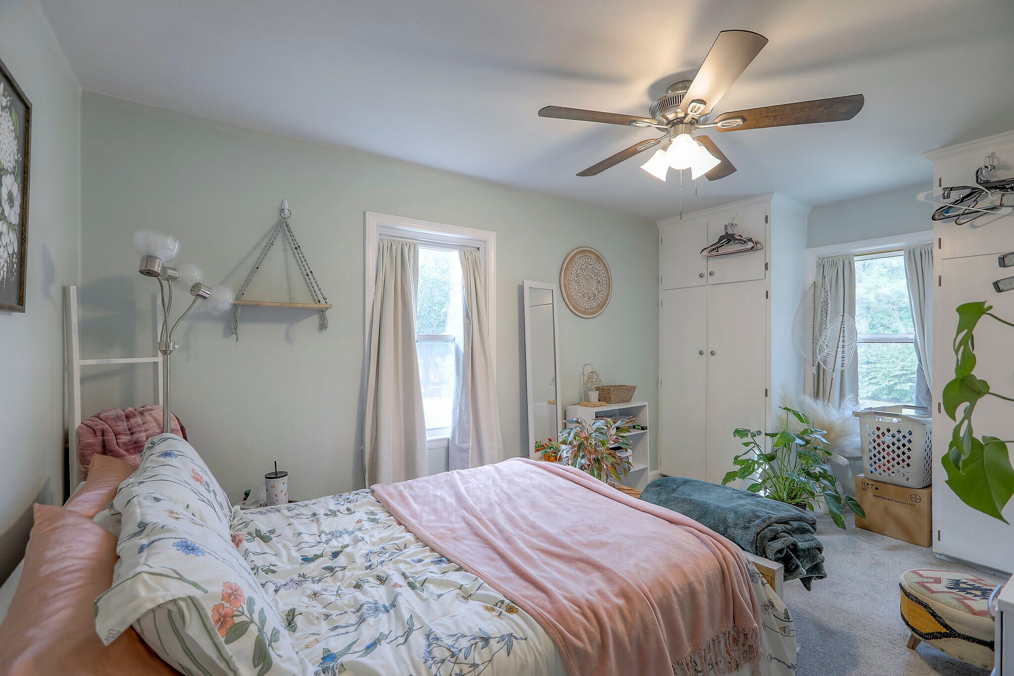 Building Photo - 7617 Windsor St