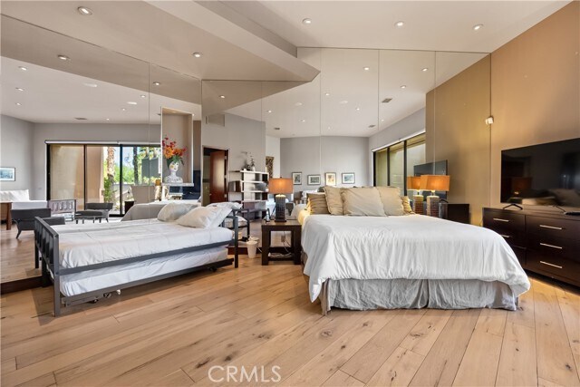 Building Photo - 68 Royal St Georges Way