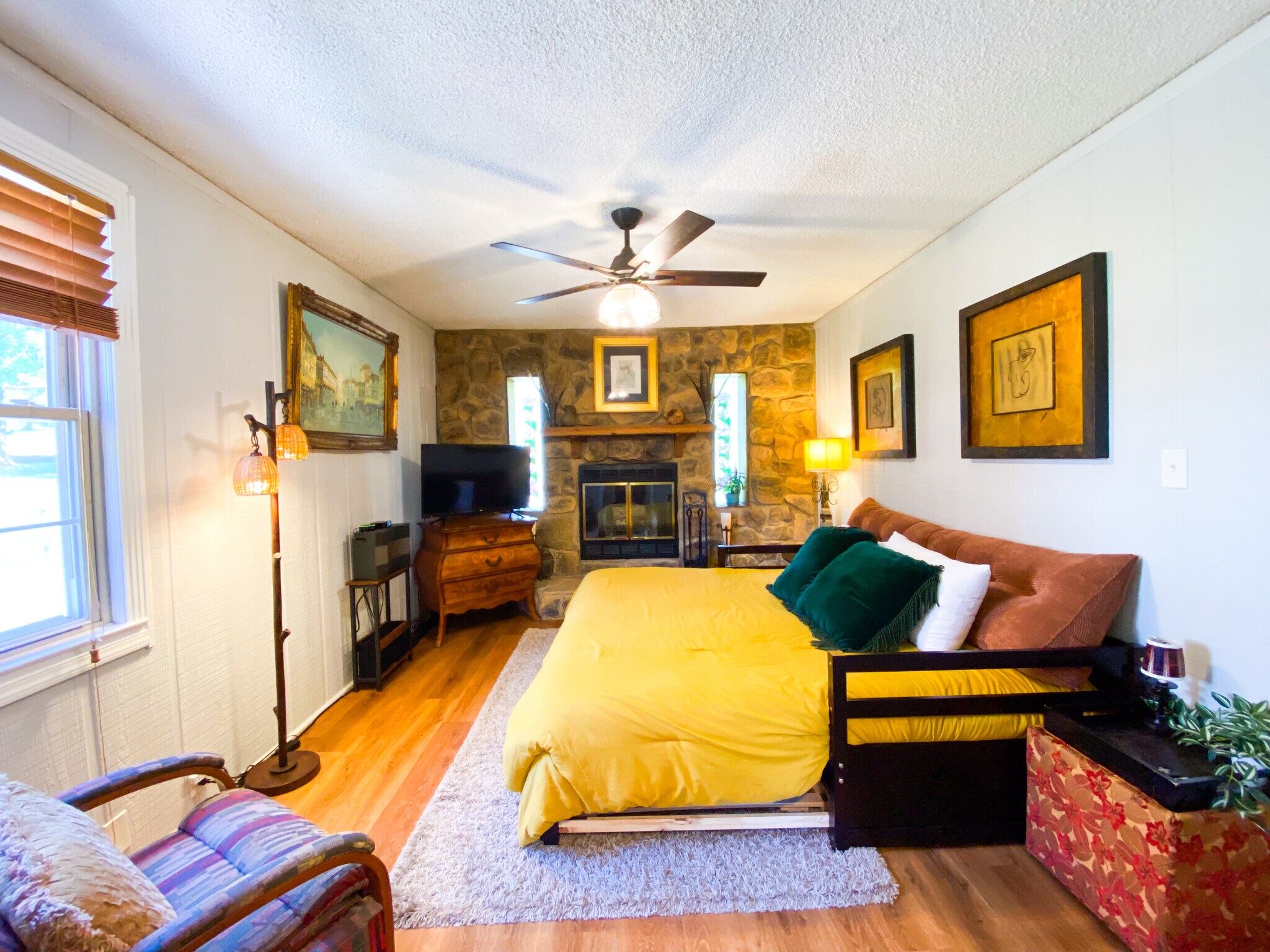 Building Photo - 2507 Sandy Dr