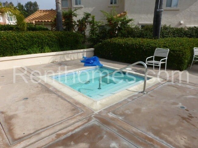 Building Photo - Scripps Ranch, 11073 Caminito Encanto, AC,...