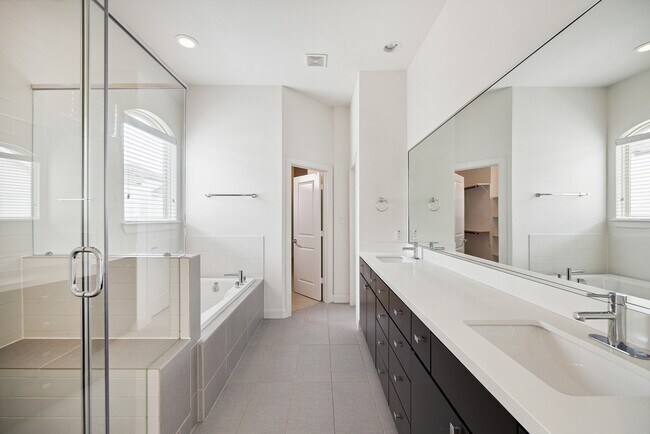 Building Photo - 1259 Bonner St