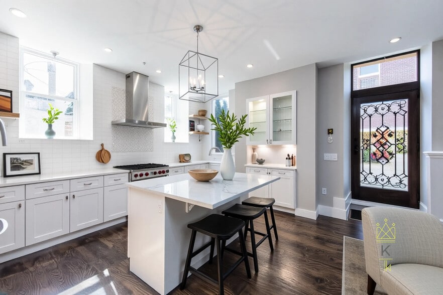 Building Photo - 85 Regent St