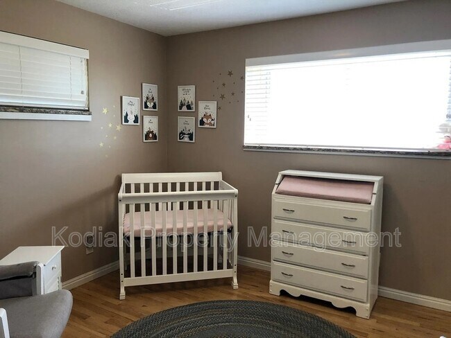 Building Photo - 3397 Eastwood Dr