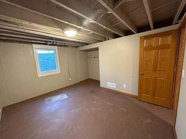 Building Photo - 1430 Staub Ct NE