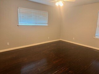 Building Photo - 603 Center Way