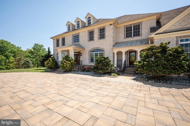 Building Photo - 13071 Haddonfield Ln