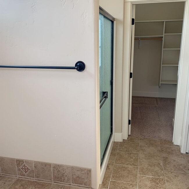 Building Photo - Desirable Home in Meridian with 3 Car Garage!